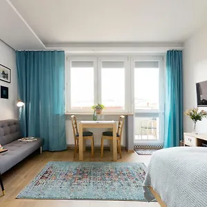 https://klimatyczne-studio-metro-slodowiec.warsawhotelspoland.com
